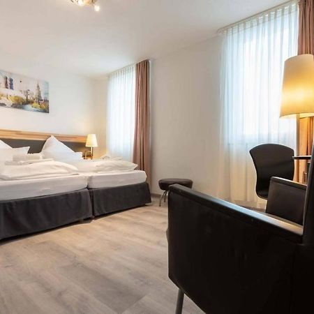 Hotel In Laisen Ройтлинген Экстерьер фото