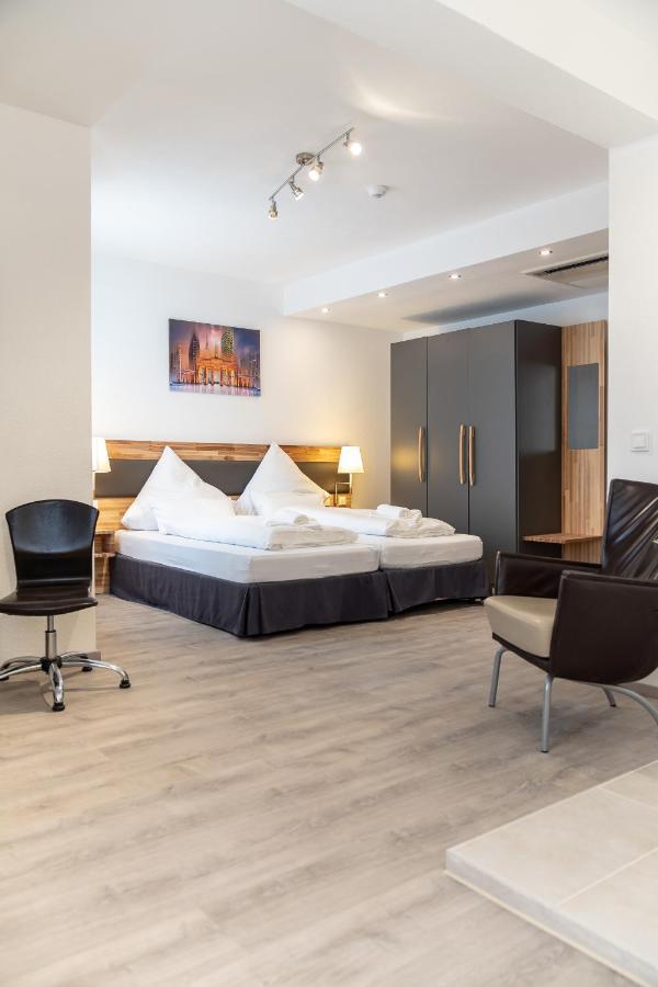 Hotel In Laisen Ройтлинген Экстерьер фото