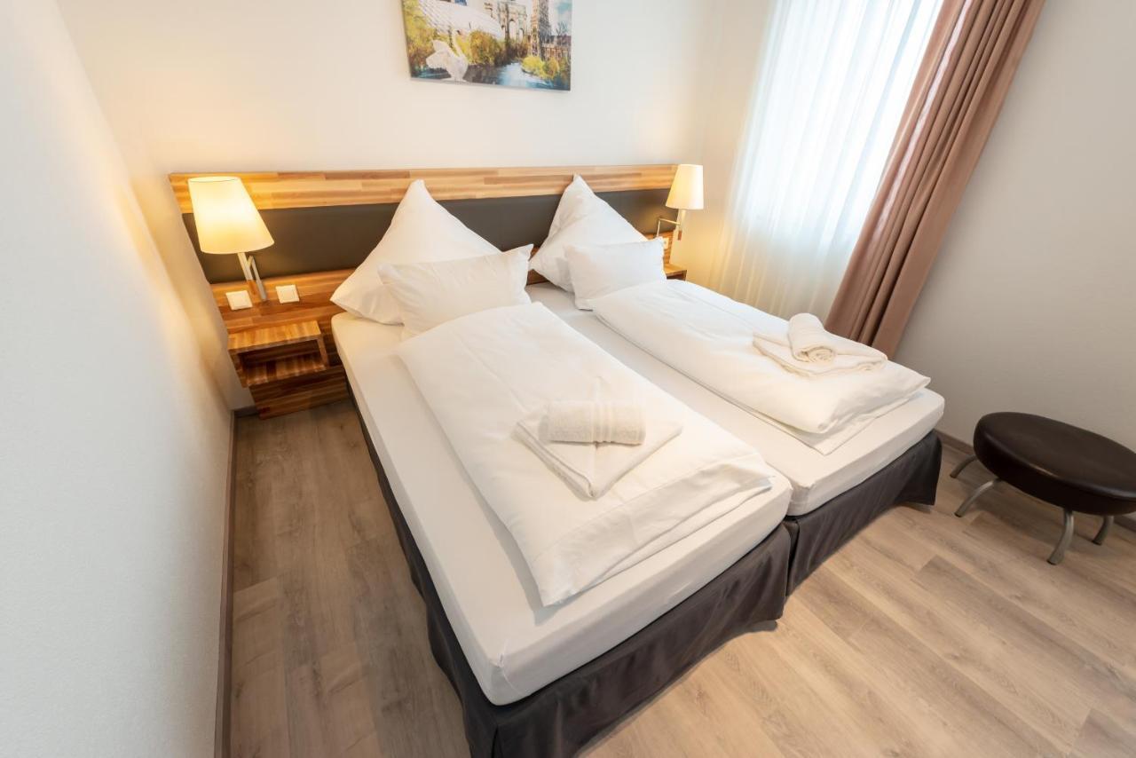 Hotel In Laisen Ройтлинген Экстерьер фото