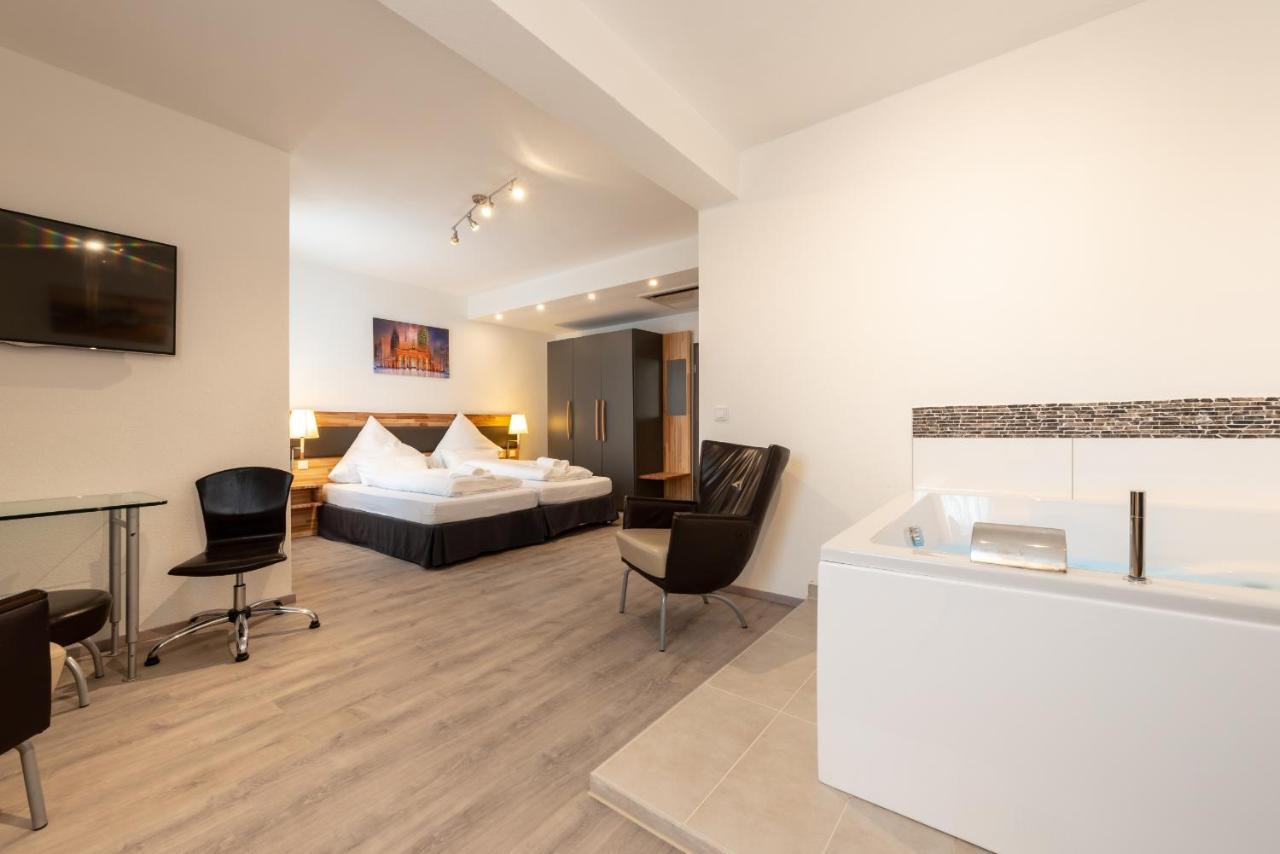 Hotel In Laisen Ройтлинген Экстерьер фото