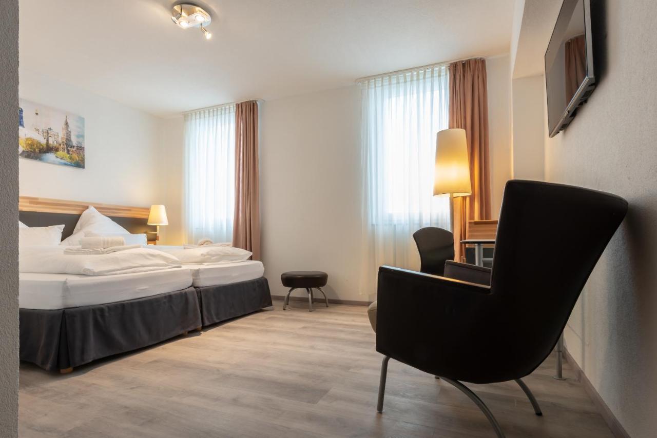 Hotel In Laisen Ройтлинген Экстерьер фото