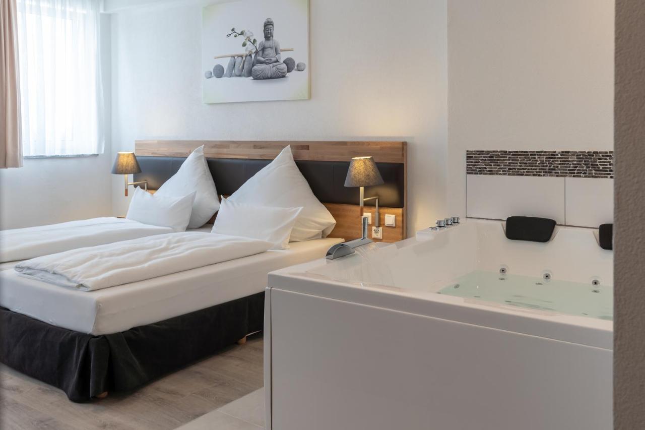 Hotel In Laisen Ройтлинген Экстерьер фото