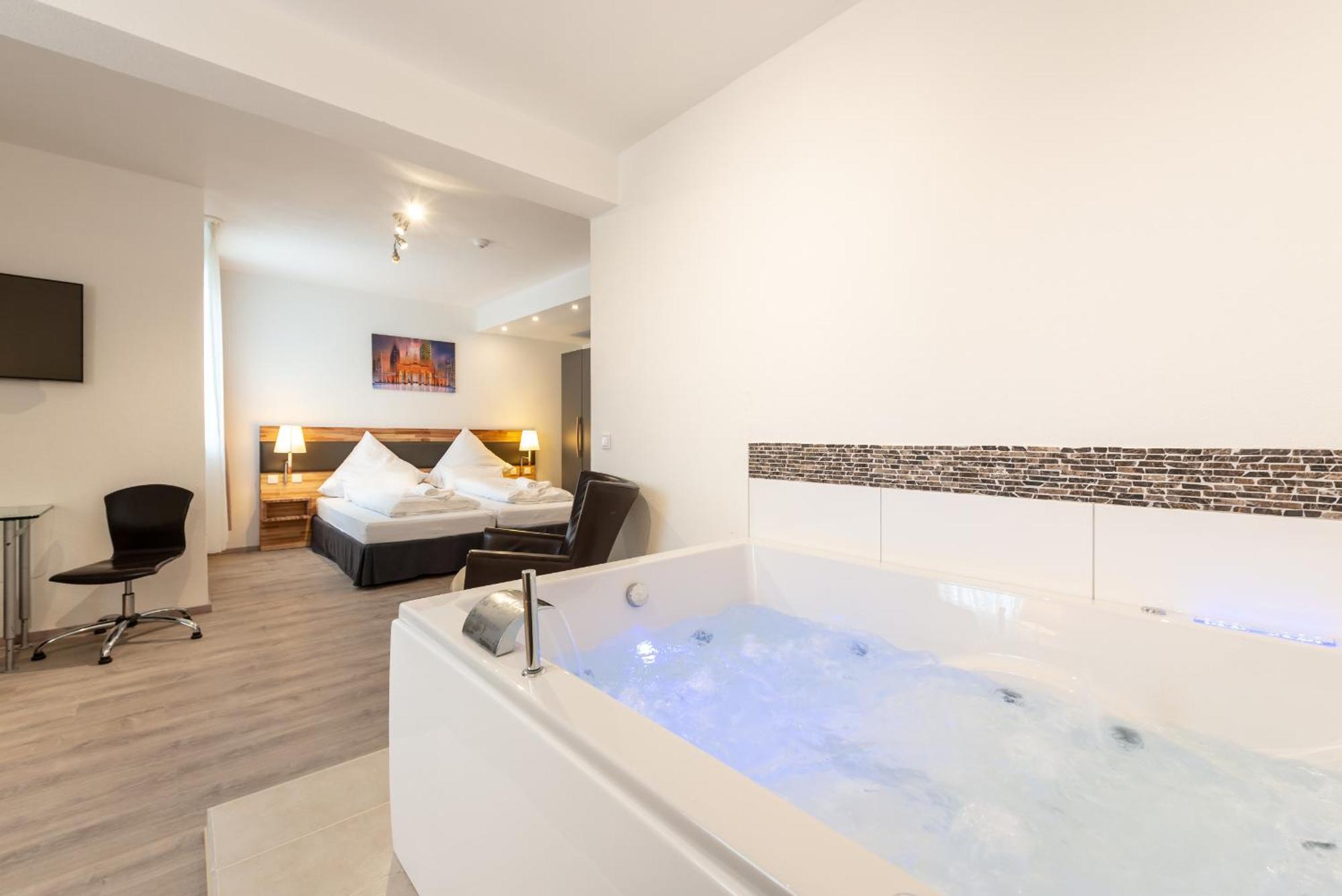 Hotel In Laisen Ройтлинген Номер фото