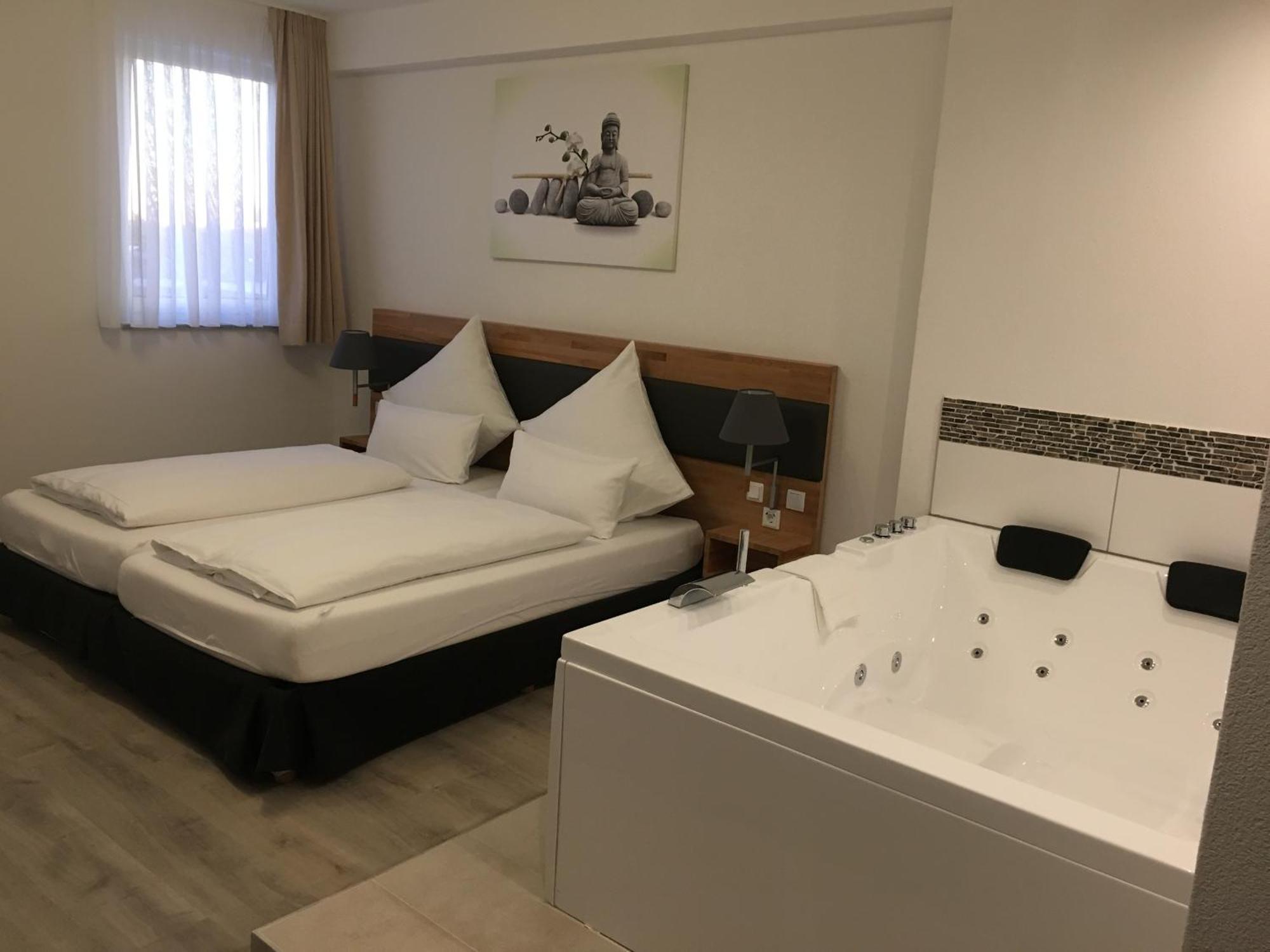 Hotel In Laisen Ройтлинген Номер фото