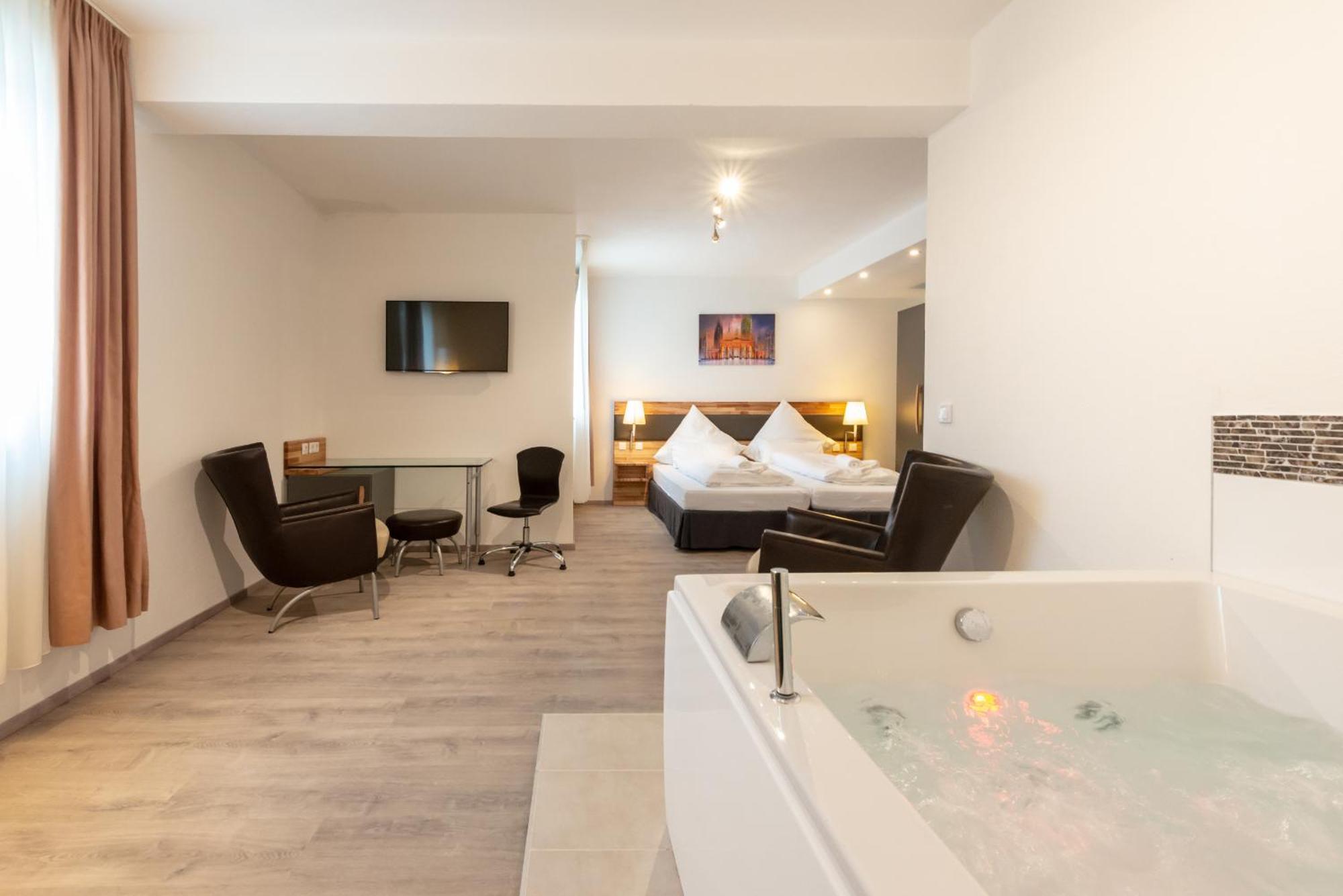 Hotel In Laisen Ройтлинген Номер фото