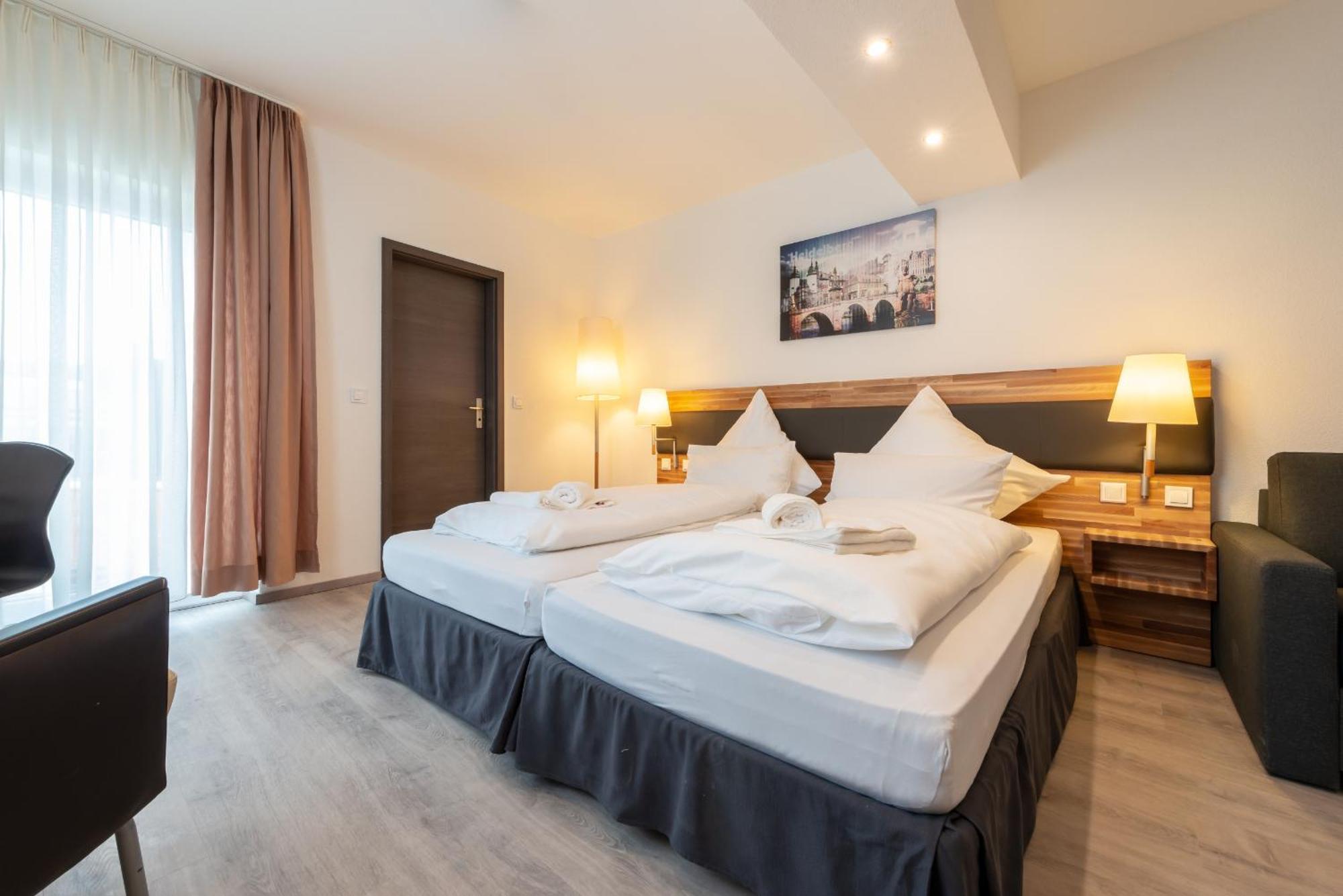 Hotel In Laisen Ройтлинген Номер фото
