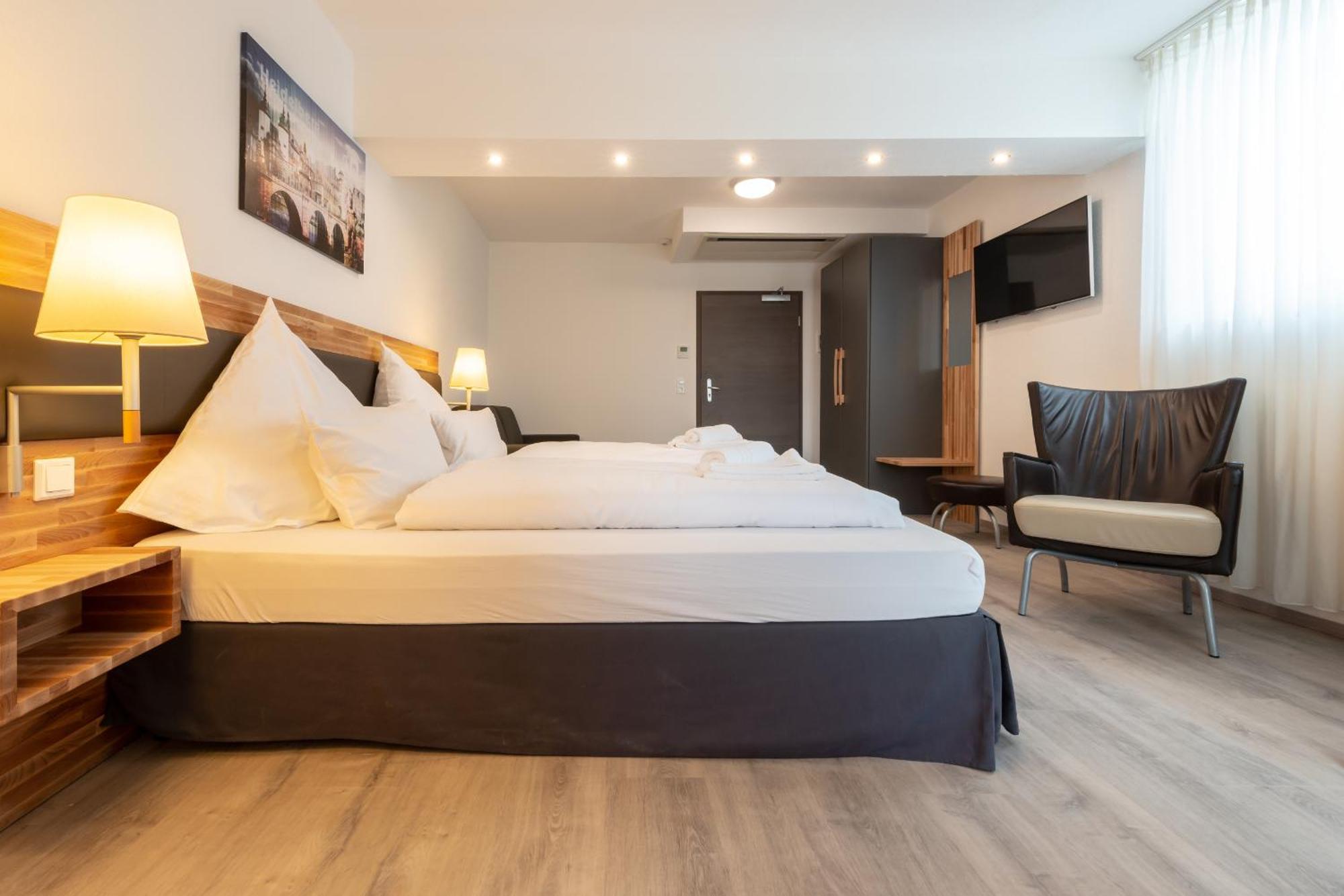 Hotel In Laisen Ройтлинген Номер фото
