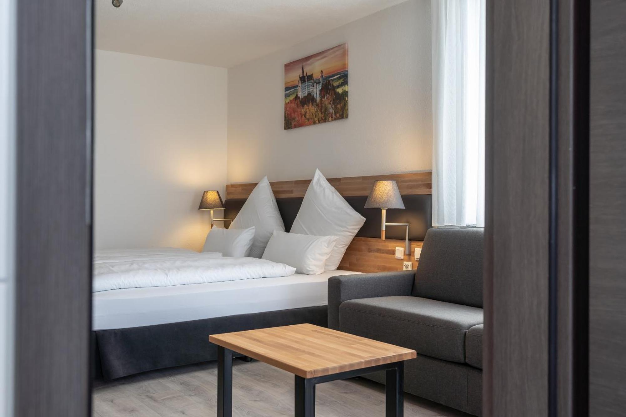 Hotel In Laisen Ройтлинген Номер фото