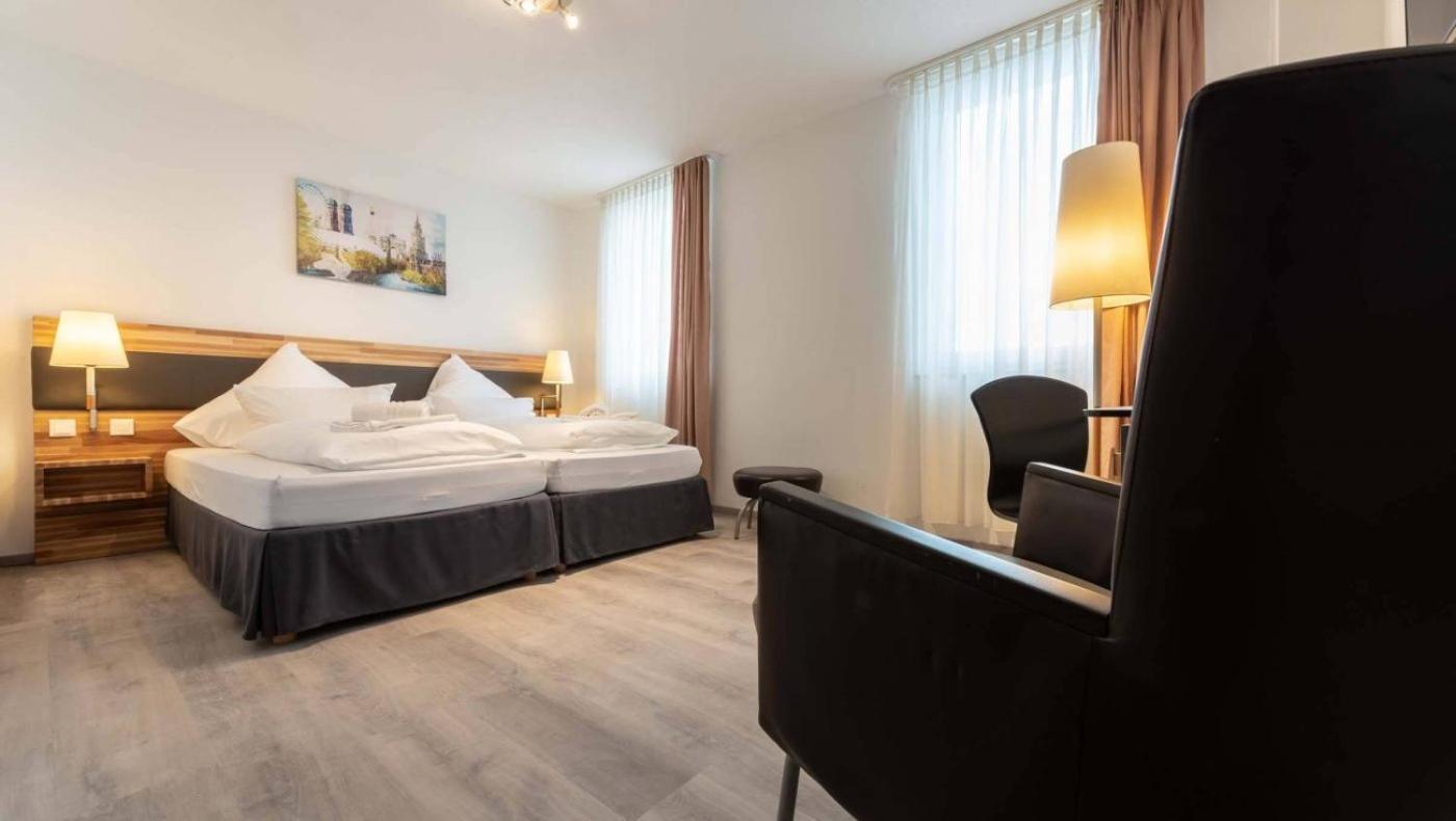 Hotel In Laisen Ройтлинген Экстерьер фото